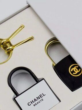 CHANEL Beauty Lock Set 3 Piece Handbag/ Accessories/ Black White Gold